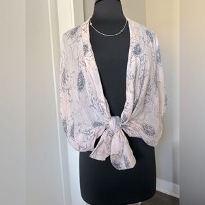 LOFT🌸🌸XS/S floral kimono light pink blue floral pattern lightweight flattering